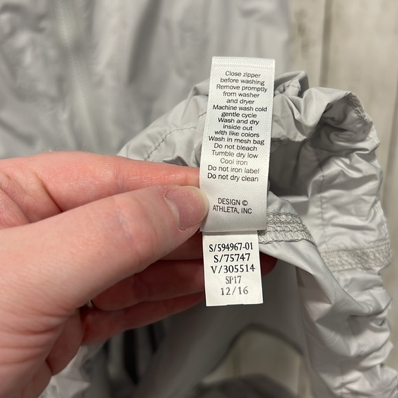 Athleta City Slicker Vest Gray Two-Way Zipper Cargo Pockets Adjustable Cinch XXS - Picture 10 of 13